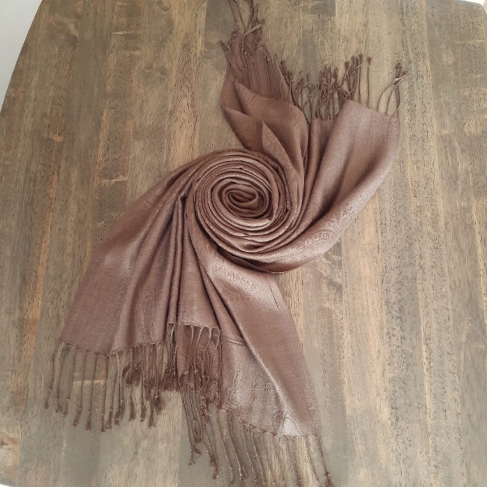 Ladies wrap/shawl/scarf